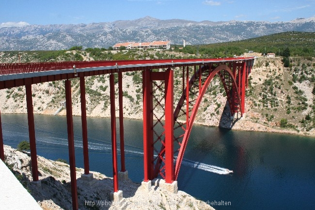 MASLENICA > Die neue Maslenicabrücke