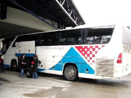 Kopie_von_u2004-12-28-011D_Zagreb-Autobusni_Kolodvor-Shuttlebus.JPG